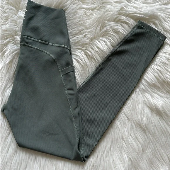 WILO Base Ribbed 7/8 Legging - Picture 2 of 6